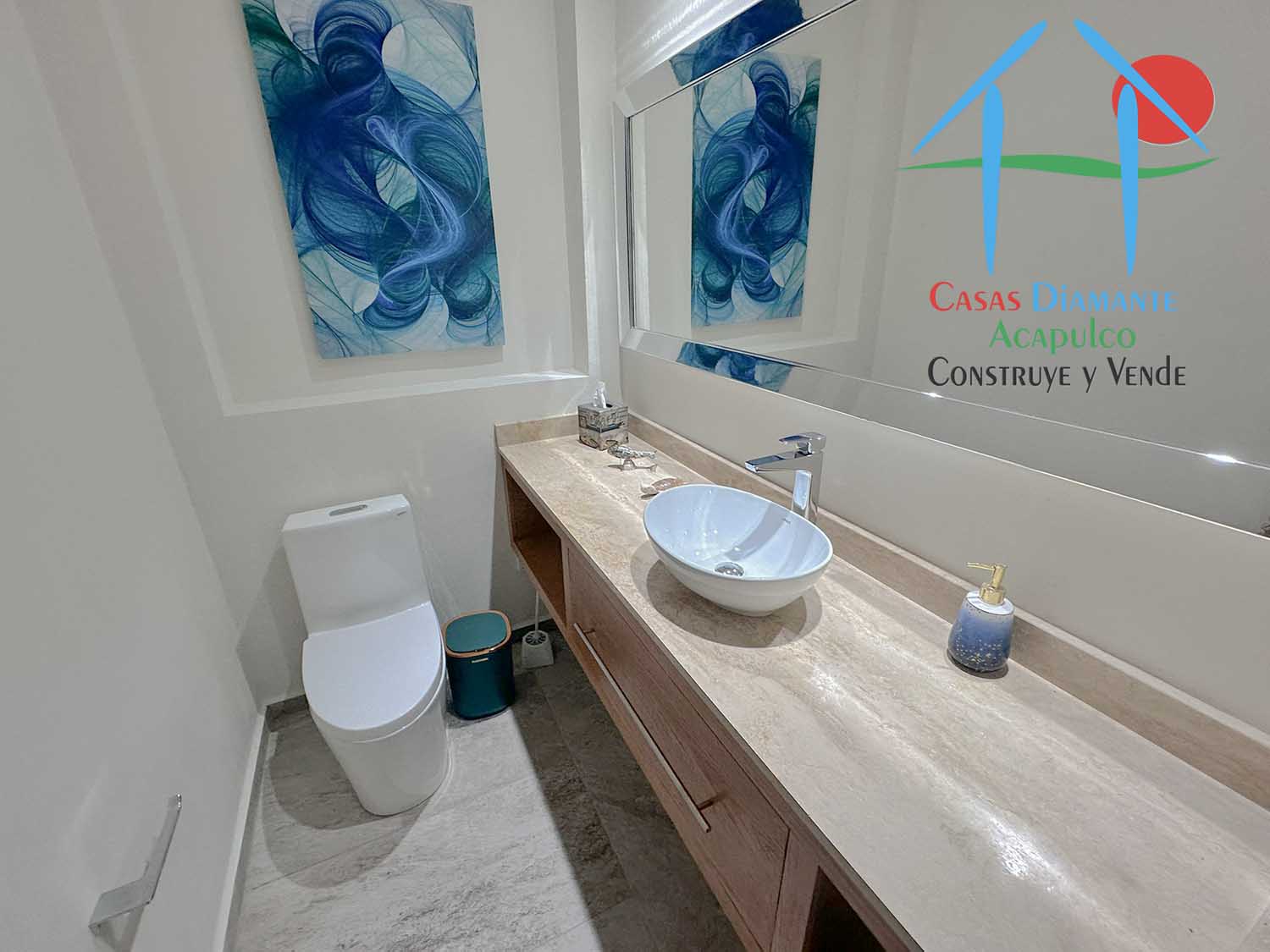 Ocean Front 801 - Baño de visitas 1